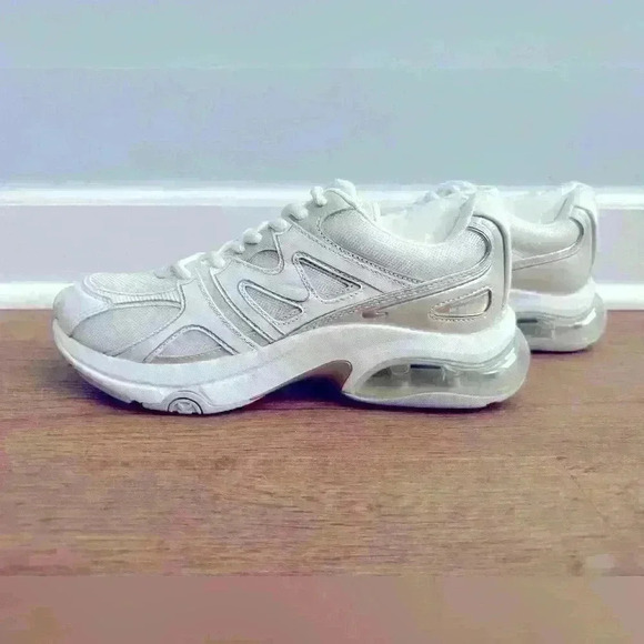 Brand new Michael Kors Sneakers - Picture 1 of 5